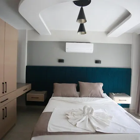 Lina Luxury *
